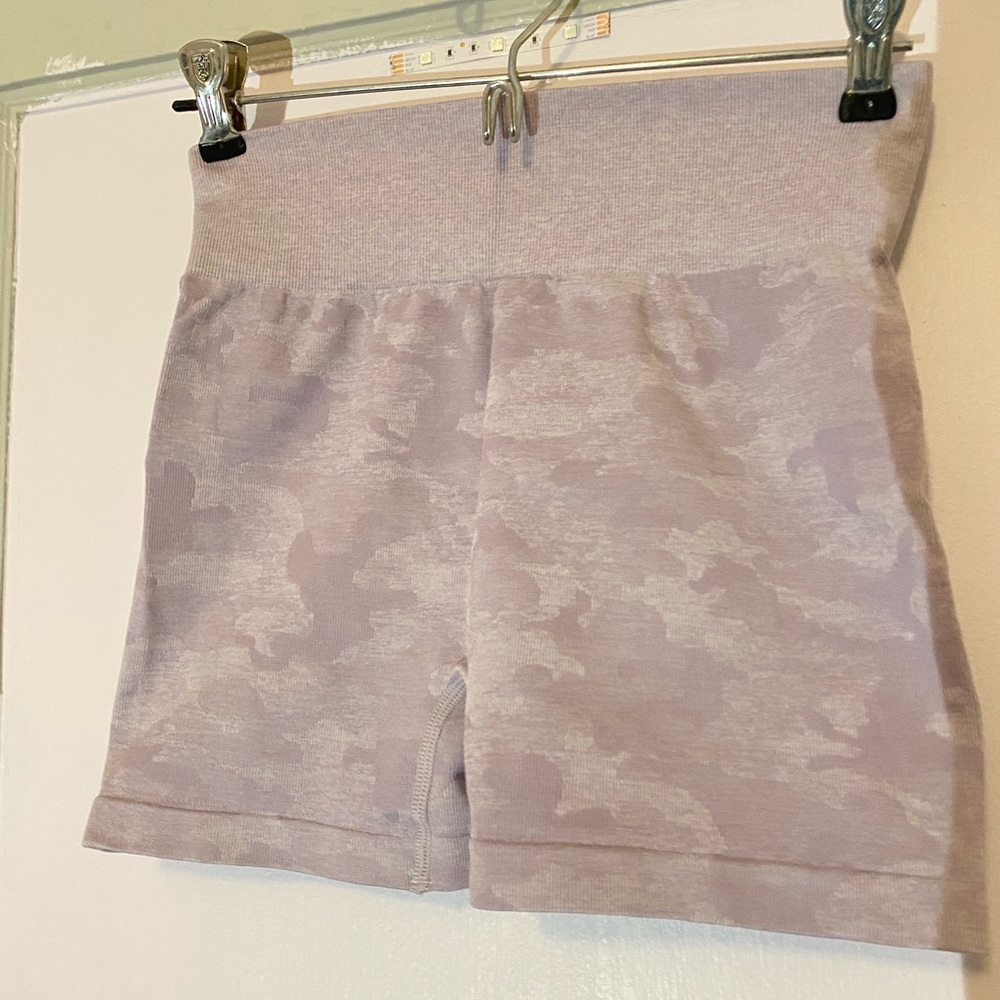 seamless workout shorts